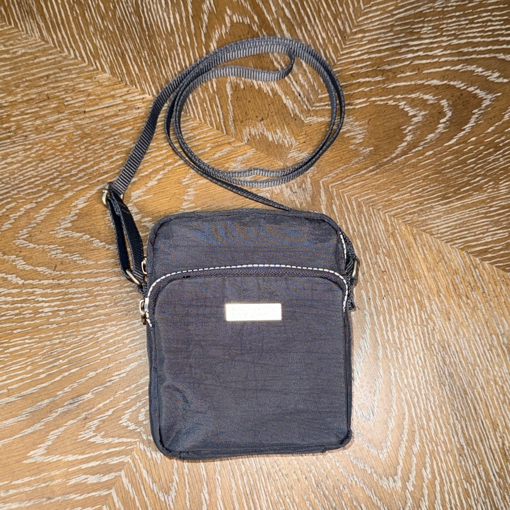 Baggallini Take Two RFID Bryant Crossbody bag in dark charcoal nylon - Picture 2 of 10